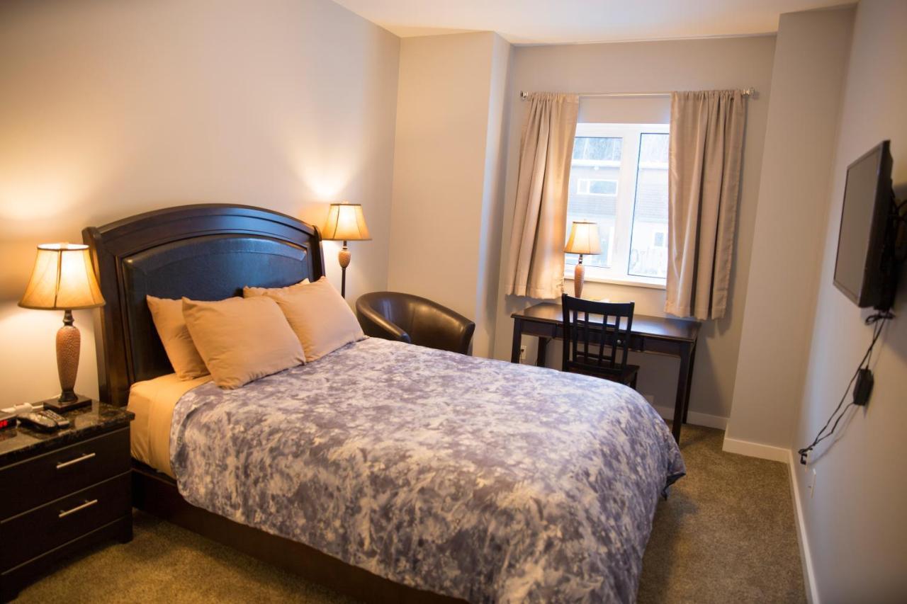 Downtown Whitehorse 4 Bedrooms Deluxe Condo Екстериор снимка