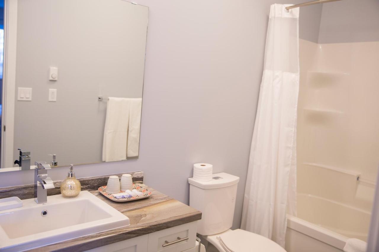 Downtown Whitehorse 4 Bedrooms Deluxe Condo Екстериор снимка