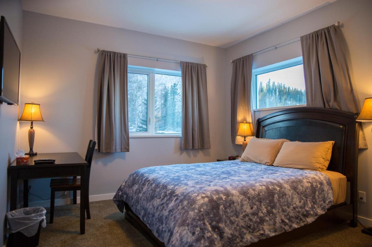 Downtown Whitehorse 4 Bedrooms Deluxe Condo Екстериор снимка