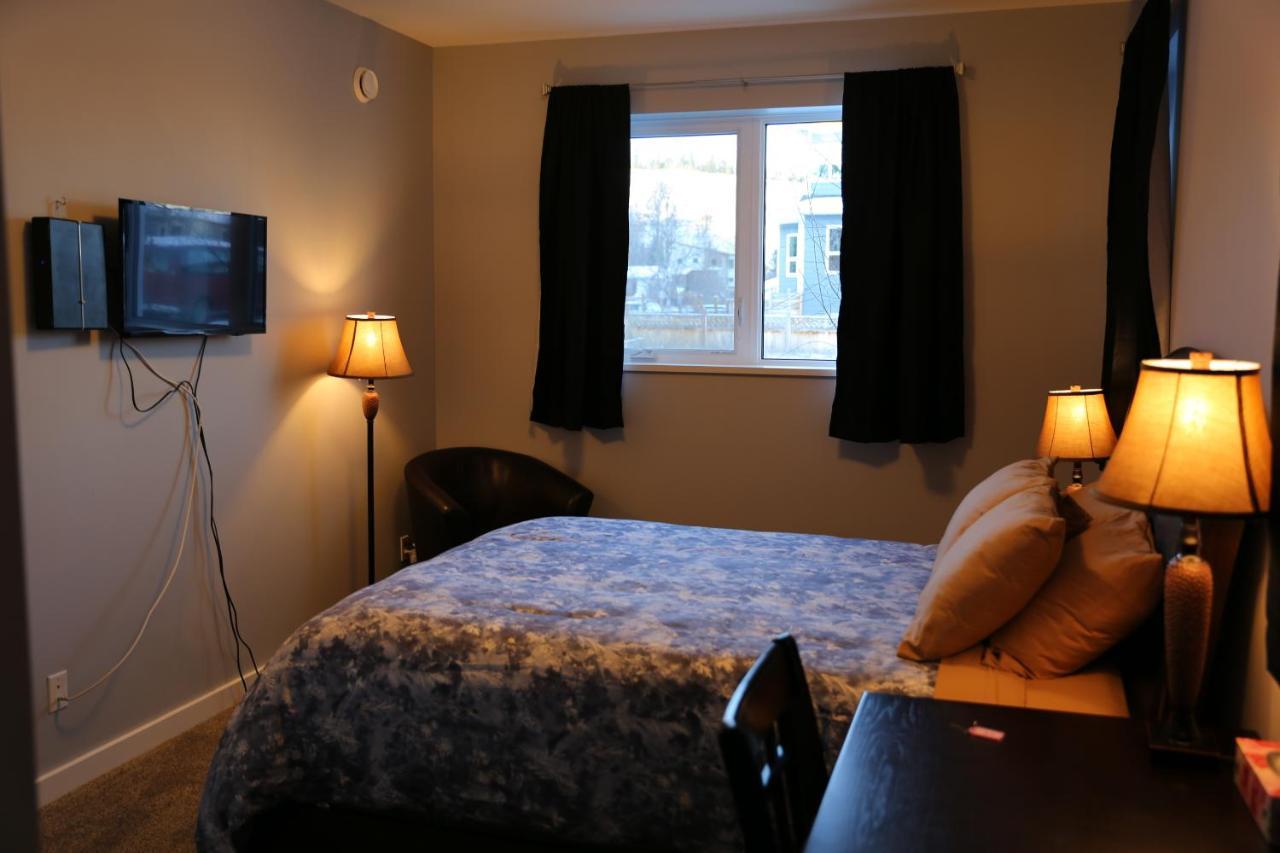 Downtown Whitehorse 4 Bedrooms Deluxe Condo Екстериор снимка